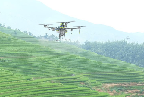 噴灑農(nóng)藥的無人機官網(wǎng),農(nóng)業(yè)植保無人機廠家